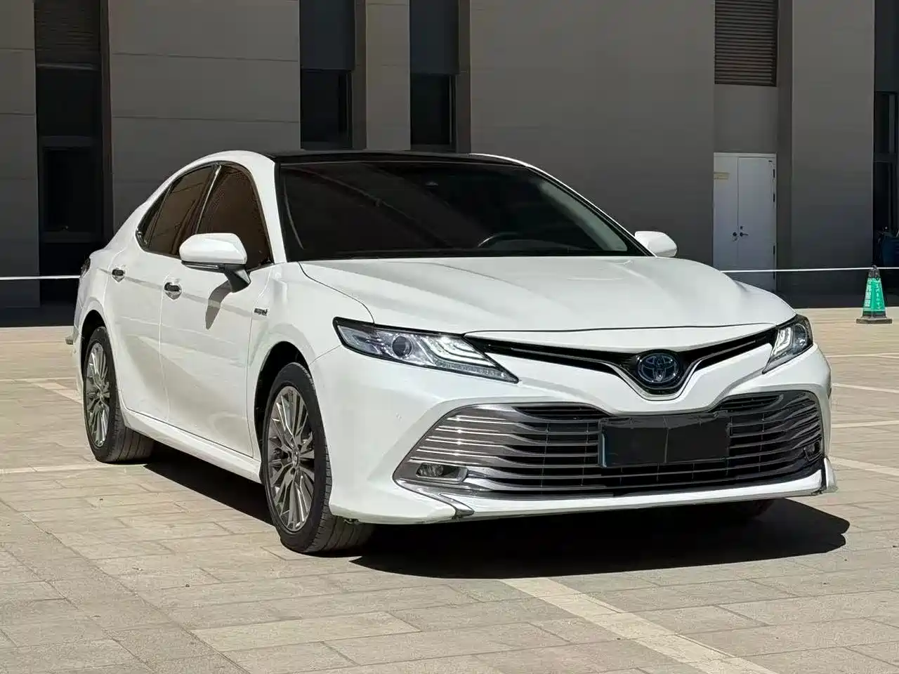 Toyota Camry 2019 Hybrid 2.5HG Luxury Edition China V фото 3