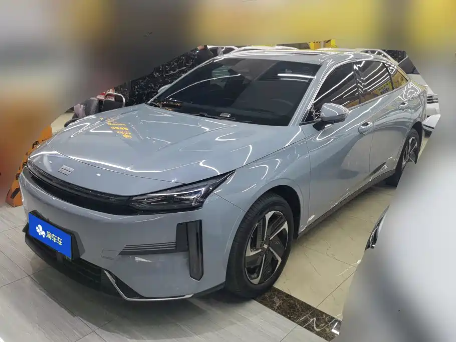 Geely Galaxy Galaxy L6 2025 — пригон из Китая