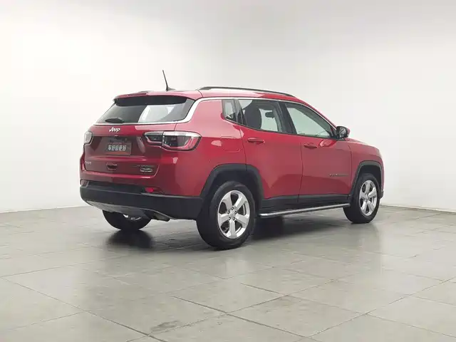 Jeep Compass 2017 200T Automatic Family Edition — фото 2