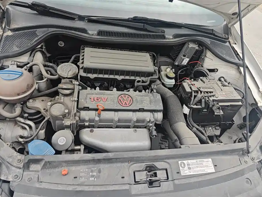 Volkswagen Polo 2013 1.4L Manual Trend Edition фото 10