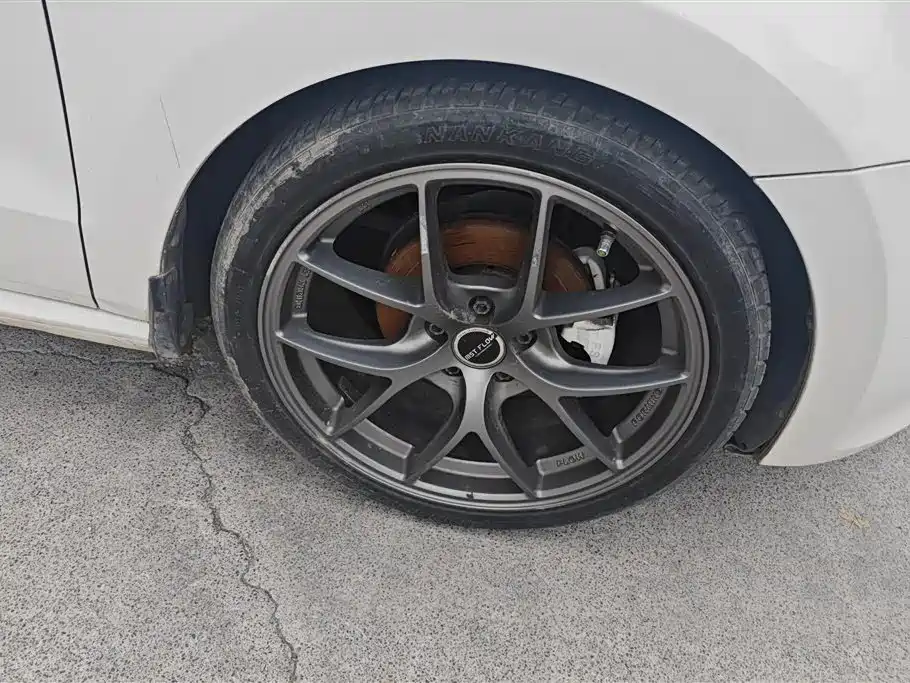 Volkswagen Polo 2013 1.4L Manual Trend Edition фото 6