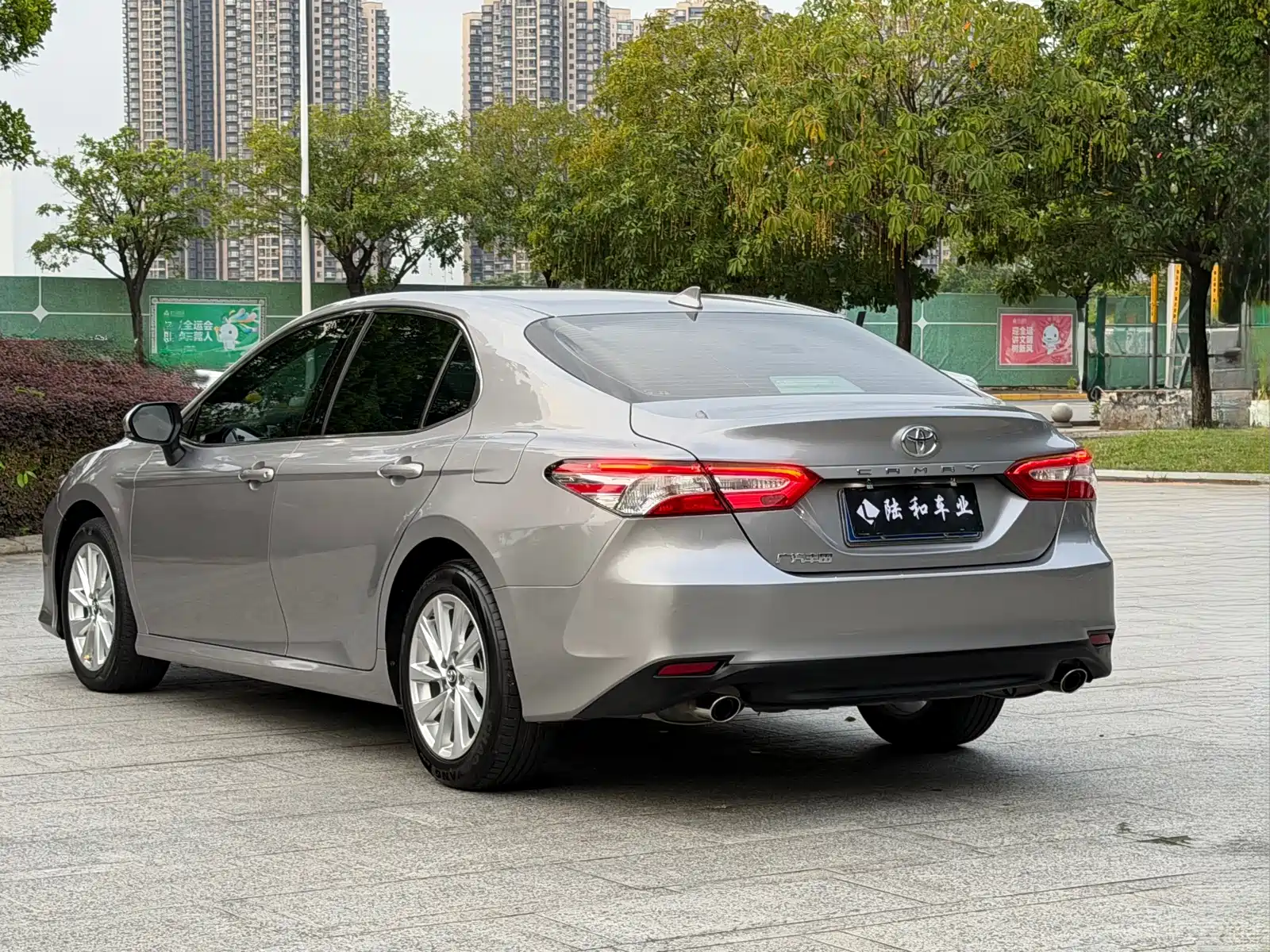 Photo 21 - Toyota Camry