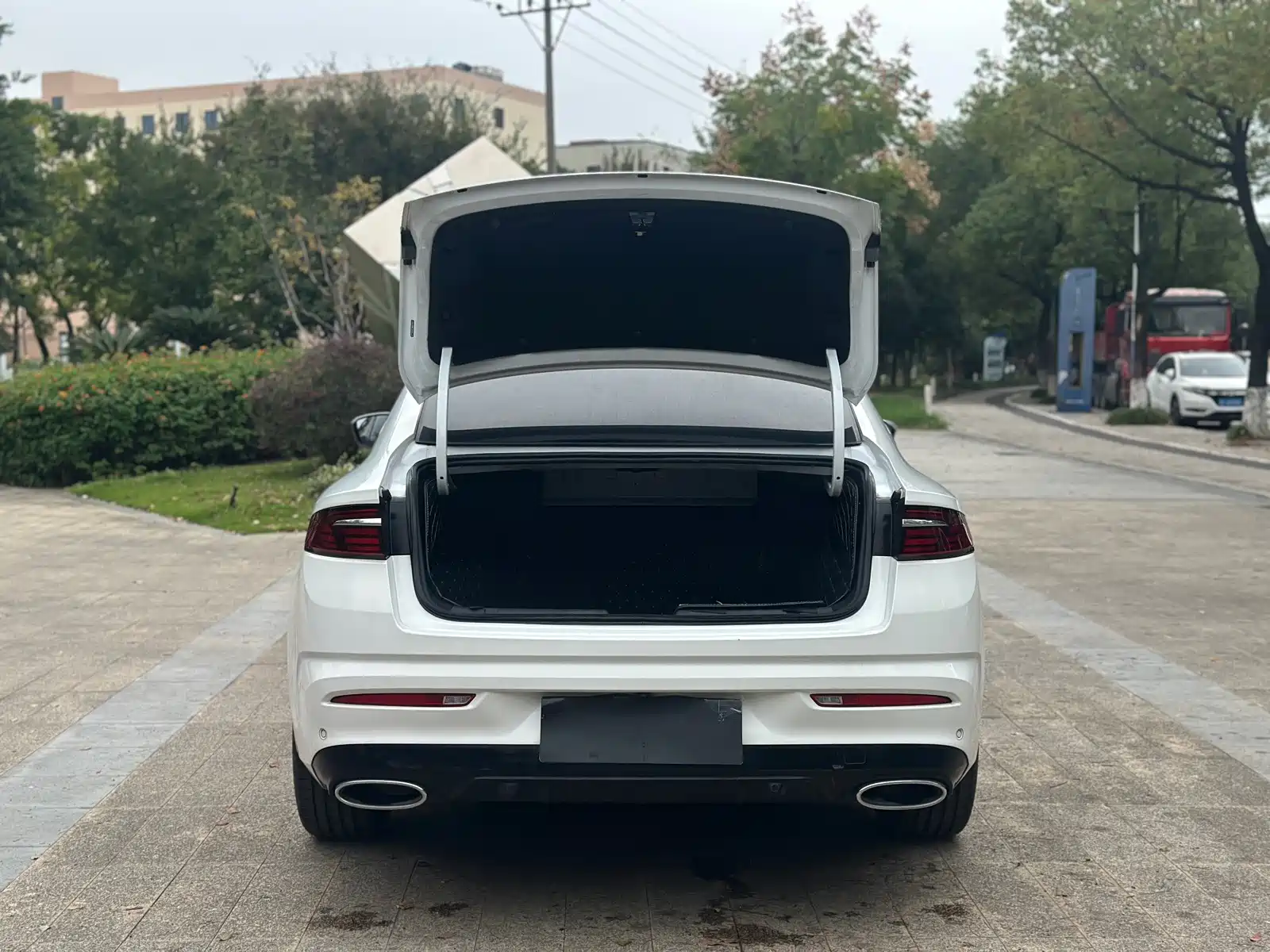Фото 10 - Geely Preface