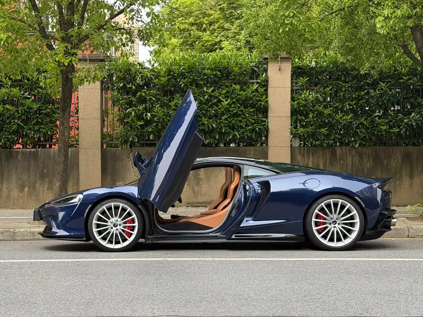 McLaren GT 2023 4.0T Standard Model фото 3