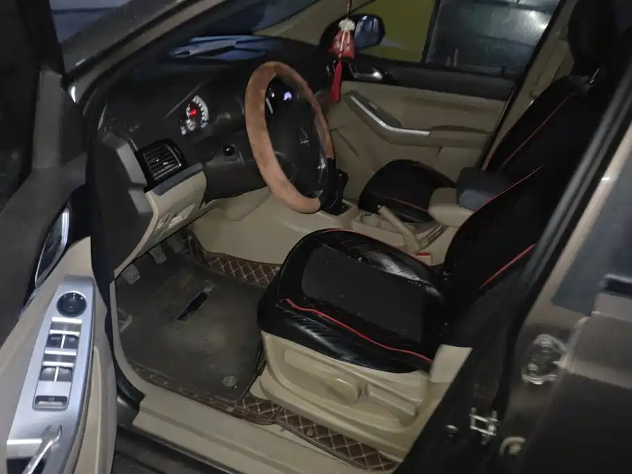 Baojun 730 2014 2014 1.5L Manual Standard 7-seater
