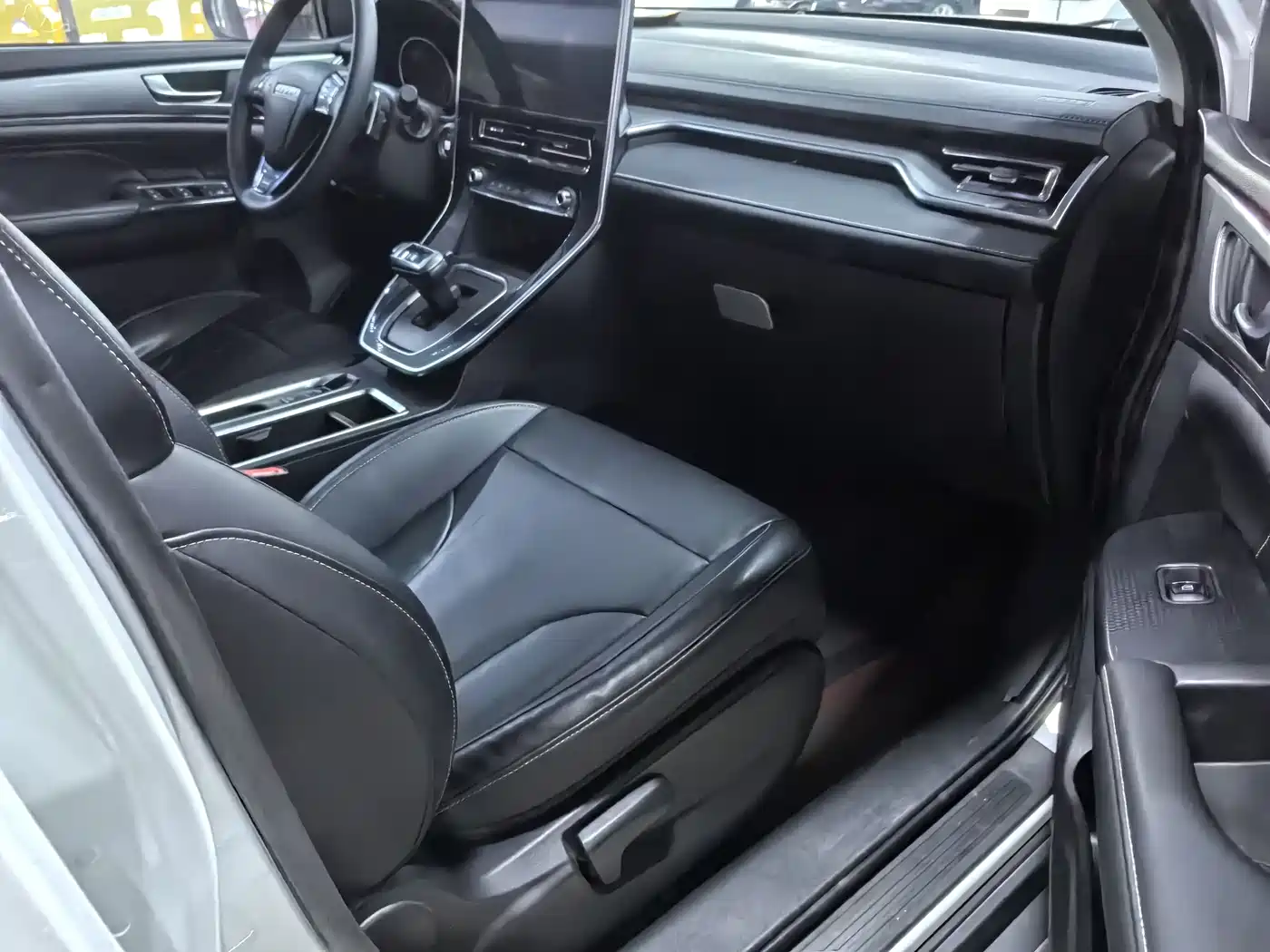 Haval M6 2021 PLUS 1.5T DCT Luxury Smart Connect фото 11