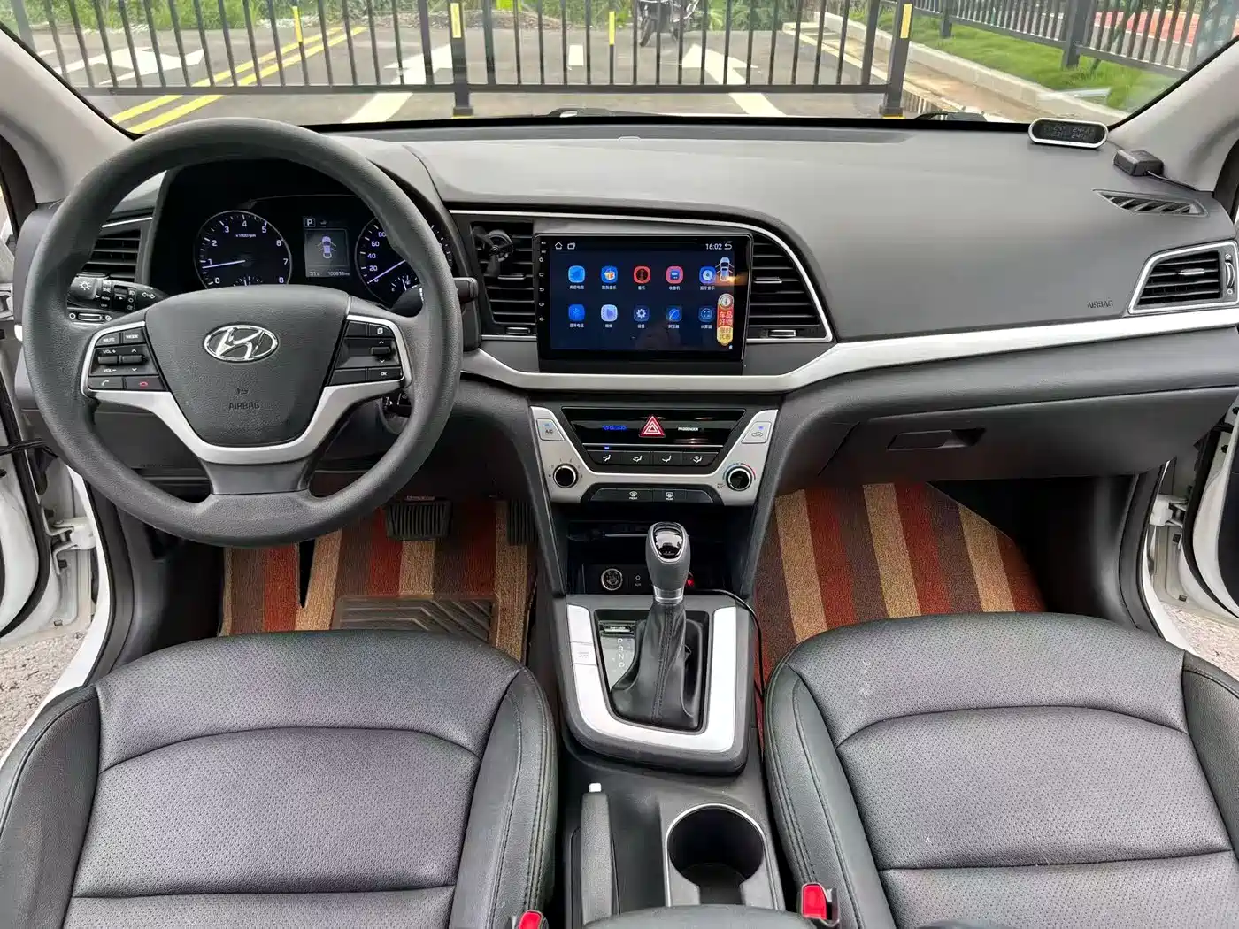 Hyundai Elantra 2016 Model 1.6L Automatic Smart Elite фото 8