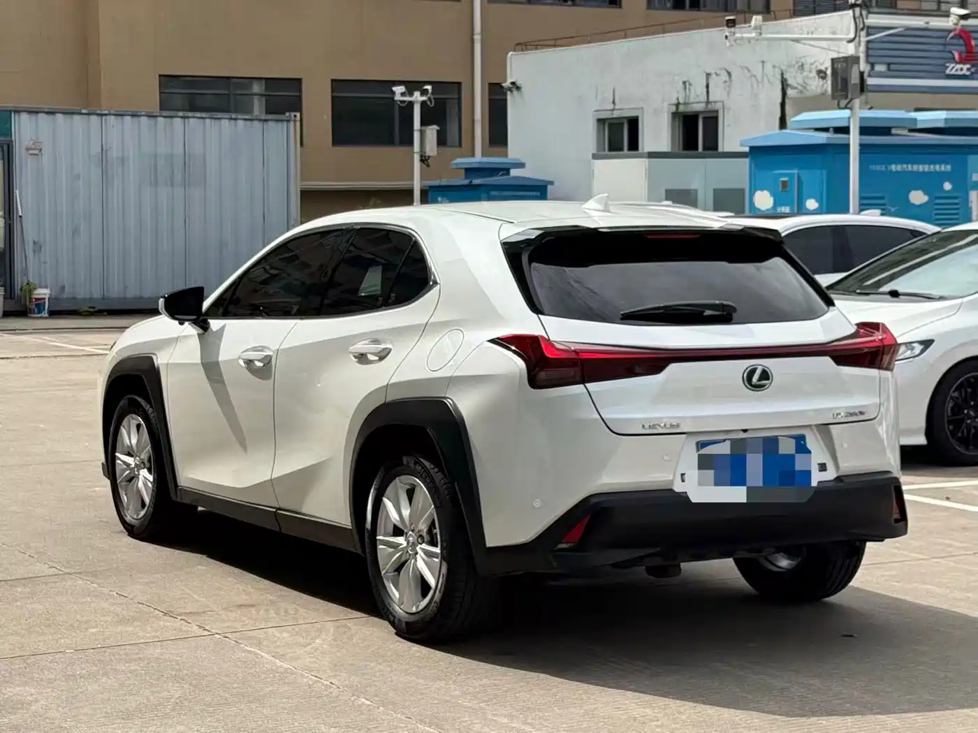 Lexus UX 2022 260h Cool Edition фото 8