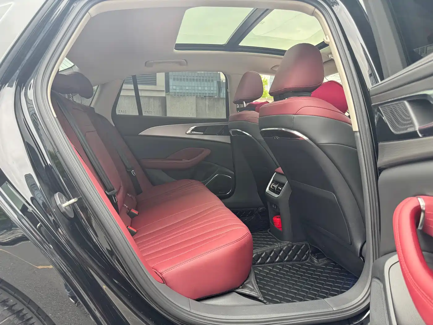 Hongqi H5 2024 2.0T Automatic Smart Connect Flag Enjoy Edition фото 10