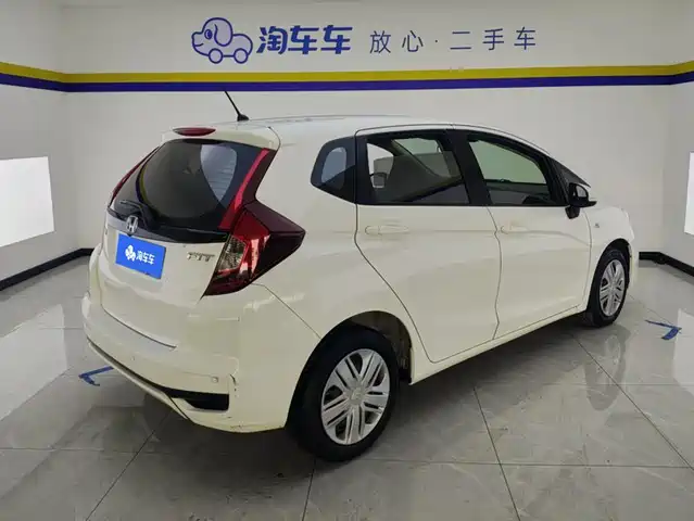 Honda Fit 2020 1.5L CVT Comfort Edition — фото 3