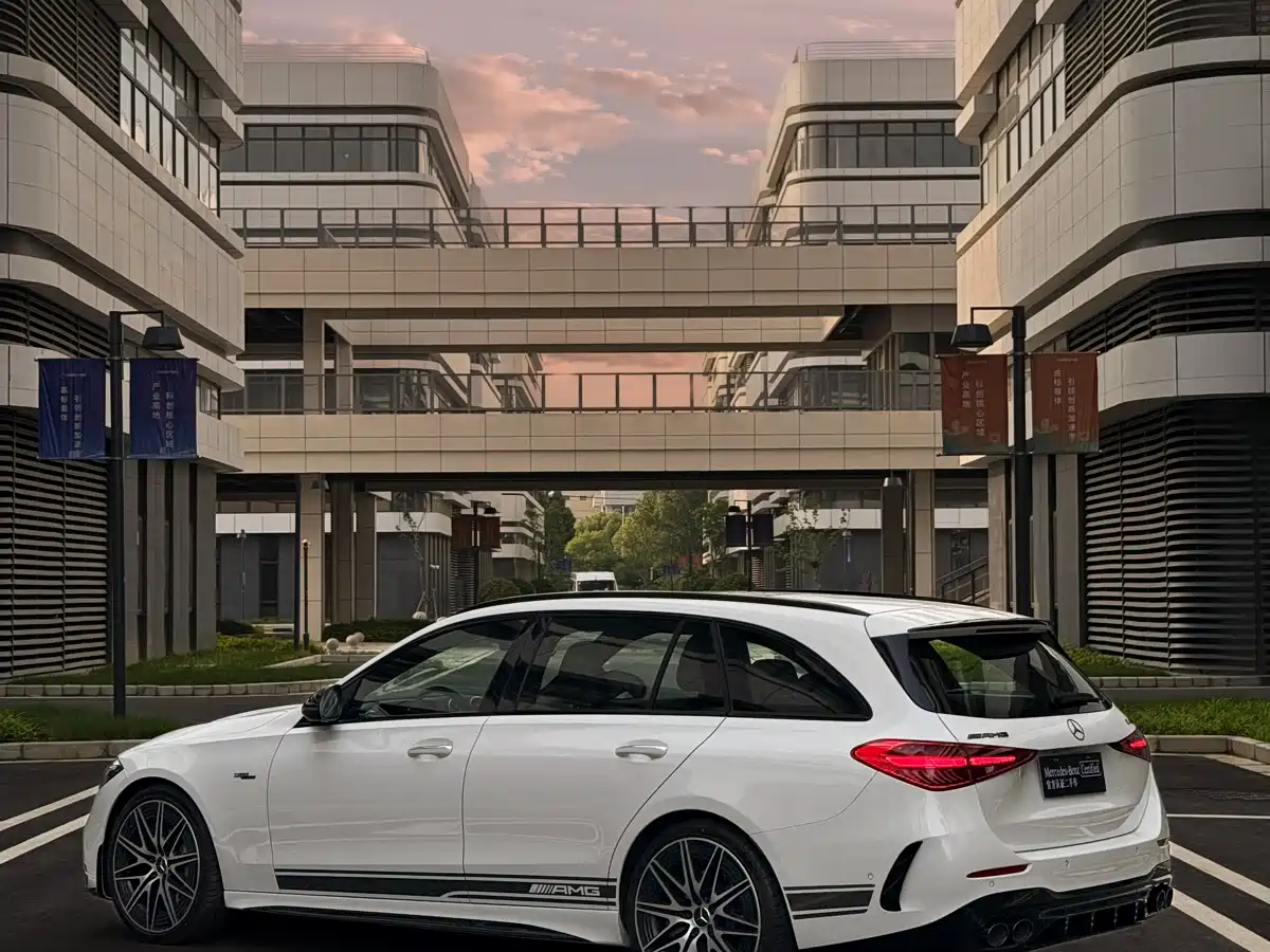 Mercedes-Benz C-Class AMG 2024 Facelift AMG C 43 4MATIC Wagon Special Edition фото 24