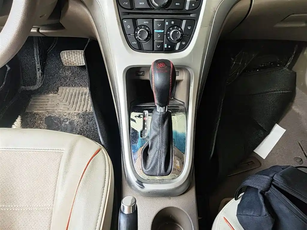 Buick Excelle 2013 GT 1.6L Automatic Fashion Edition фото 14