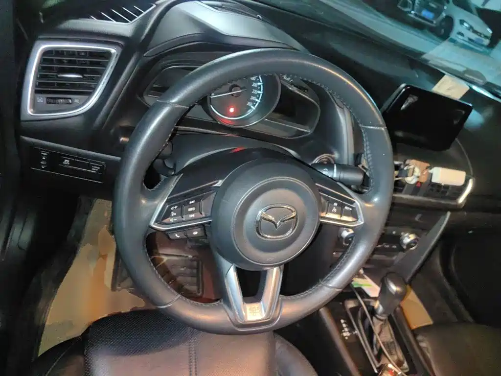 Photo 6 - Mazda Mazda 3
