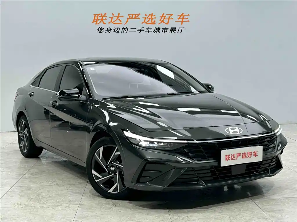 Hyundai Elantra 2023 1.5L CVT TOP Flagship Edition фото 22