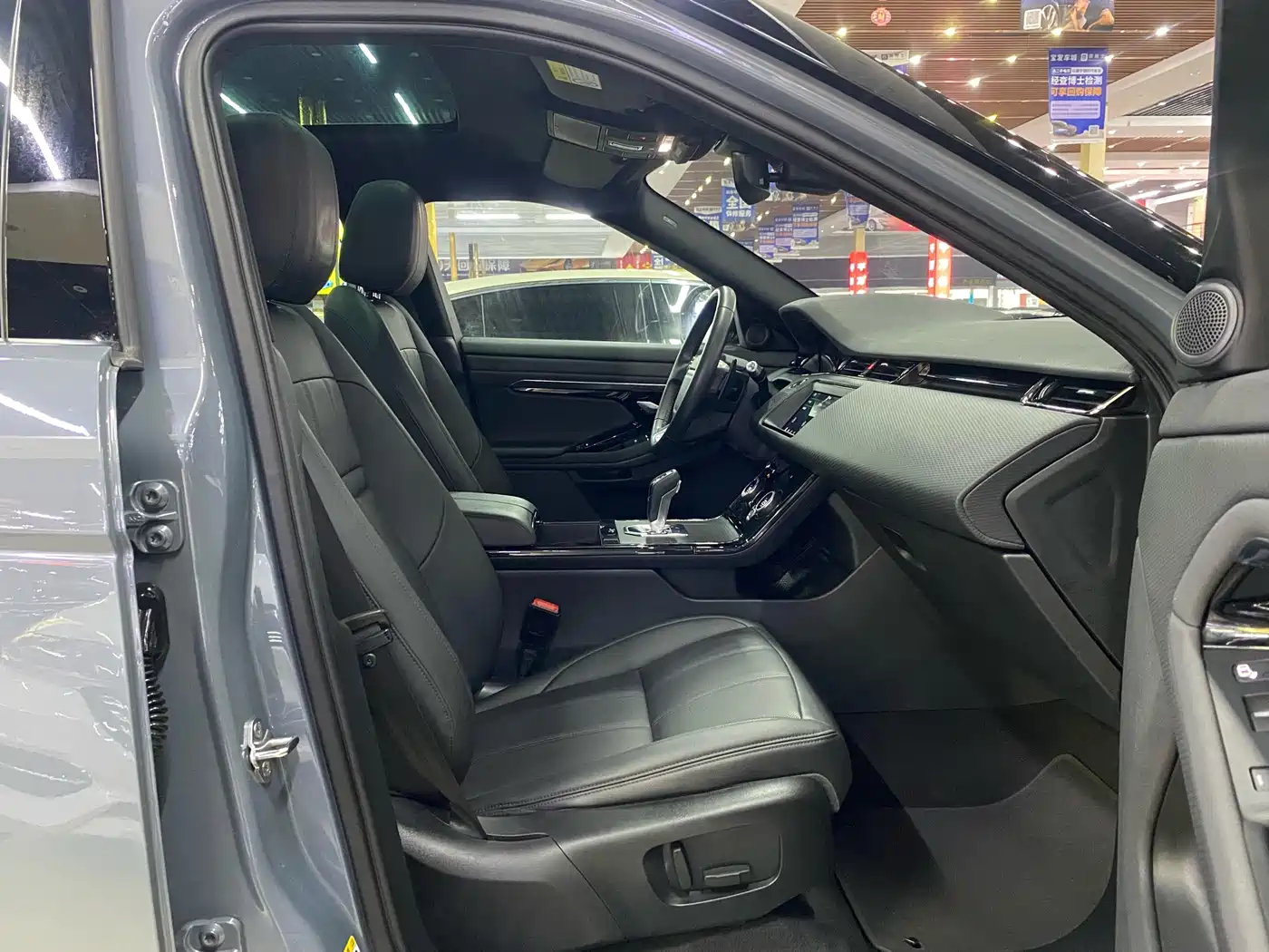 Land Rover Range Rover Evoque 2020 249PS R-DYNAMIC S Sport Edition фото 13