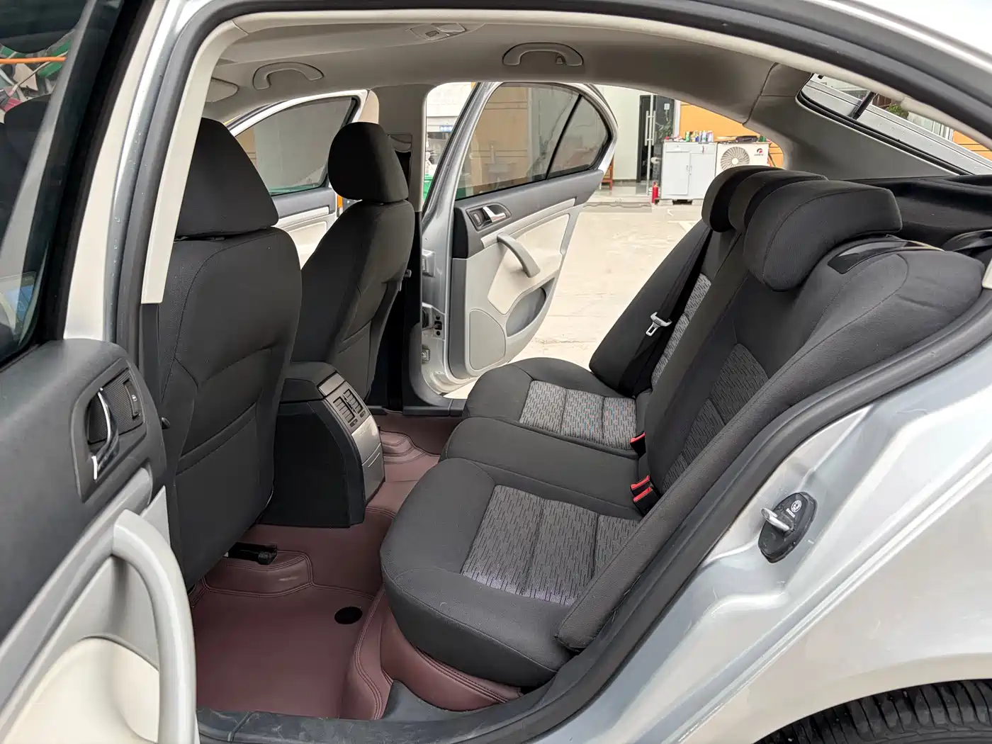 Škoda Octavia 2014 1.6L Auto Yijie Edition фото 12