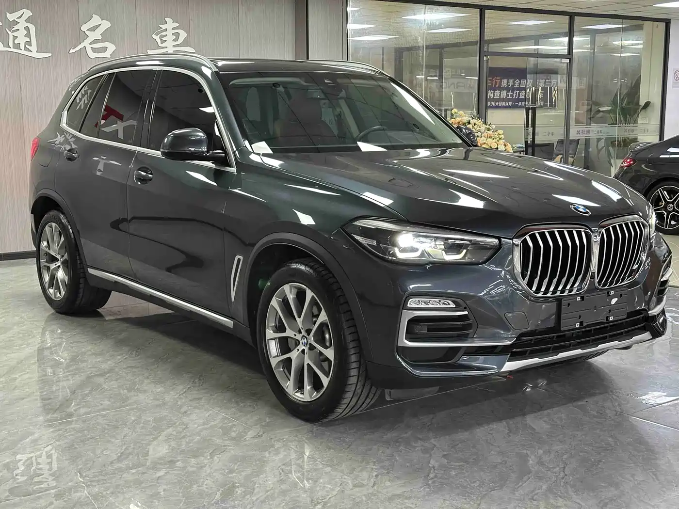 BMW X5 (Import) 2020 xDrive30i M Sport Package фото 2