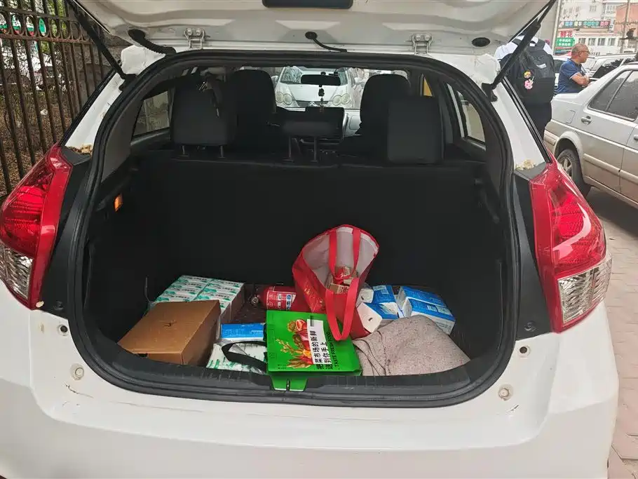 Toyota YARiS L Zhi Xuan 2014 1.3E Manual Charming Edition фото 4