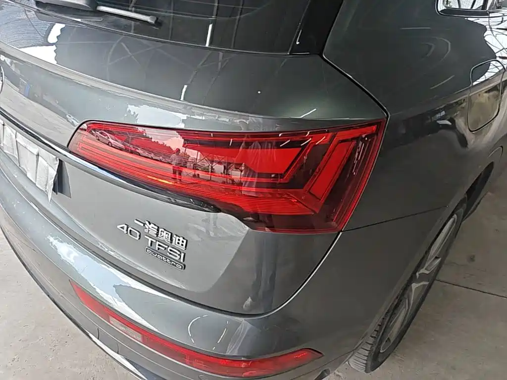 Фото 8 - Audi Q5L