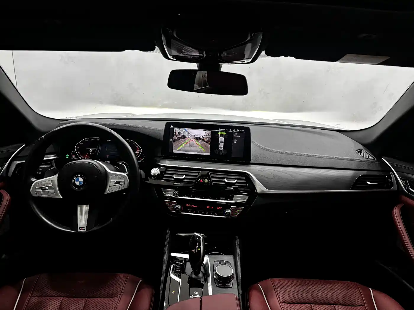 BMW 5 Series 2023 530Li Leading M Sport Package фото 14