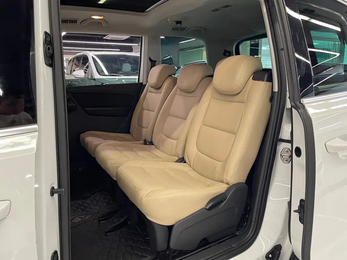 Volkswagen Sharan 2013 1.8TSI Standard фото 7