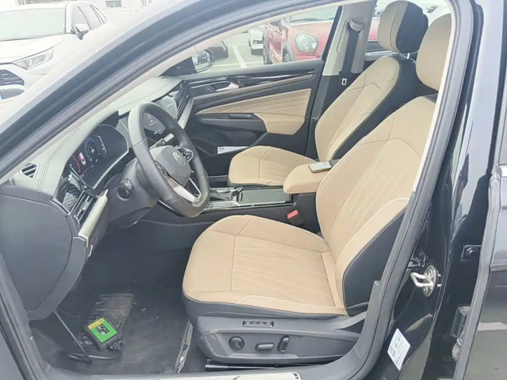 Photo 15 - Volkswagen Passat