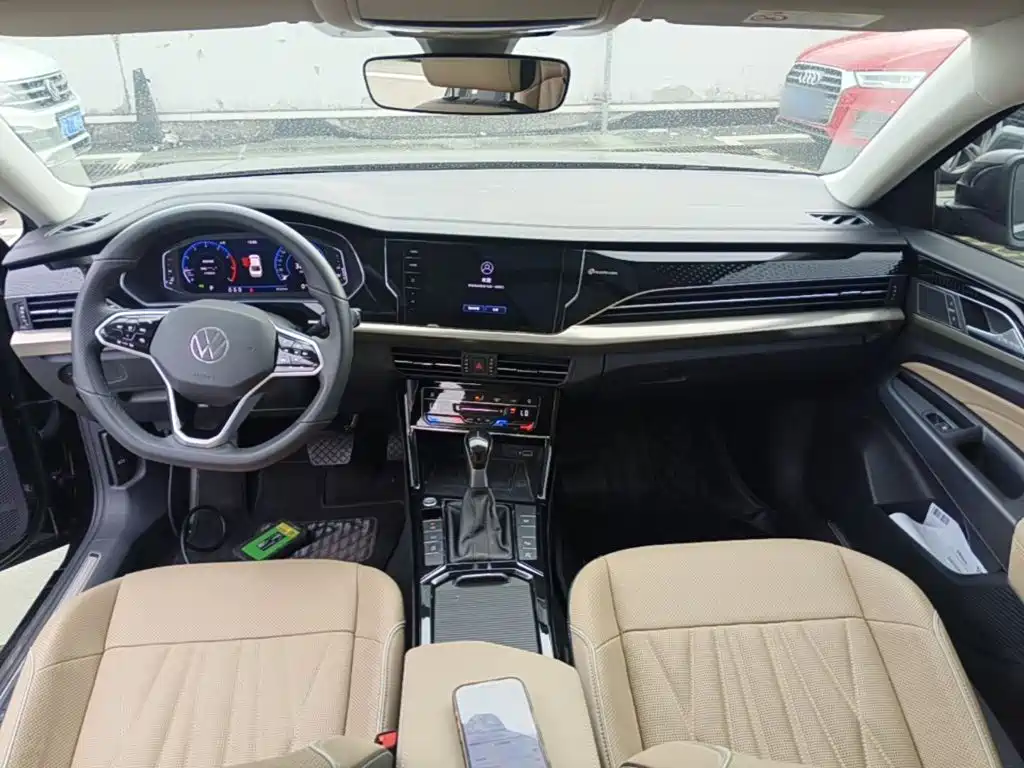 Photo 10 - Volkswagen Passat