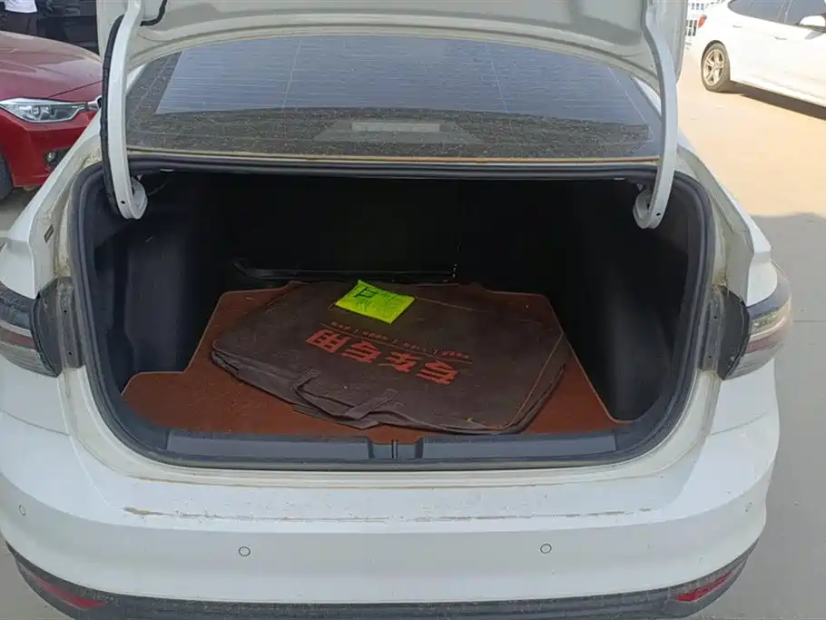 Volkswagen Lavida 2023 Xinrui 1.5L Auto Xinyi Edition фото 4
