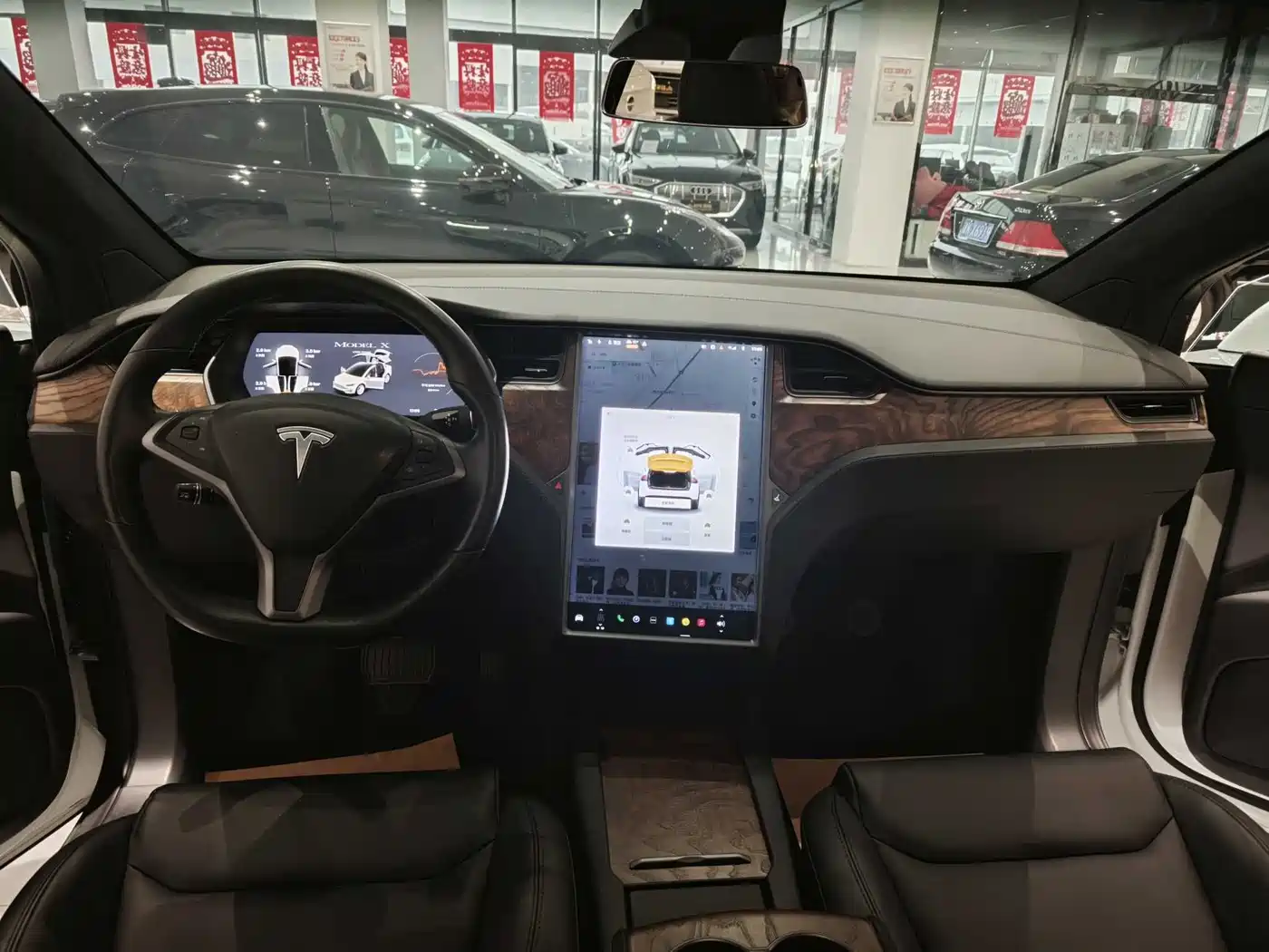 TESLA MODEL X