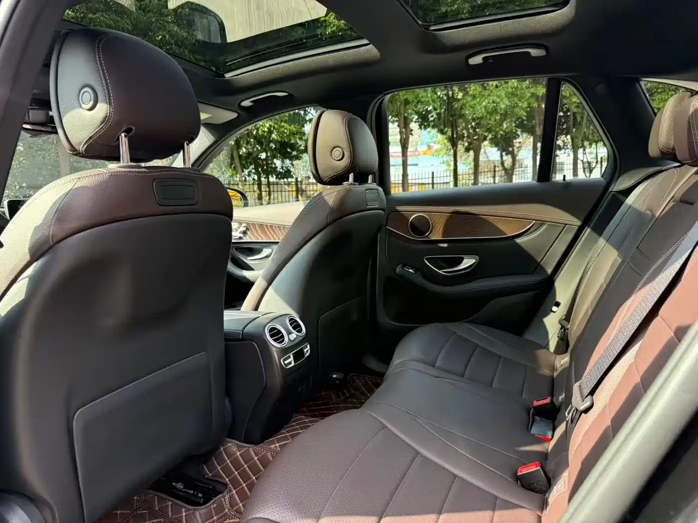Mercedes-Benz GLC 2018 GLC 300 4MATIC Dynamic фото 27