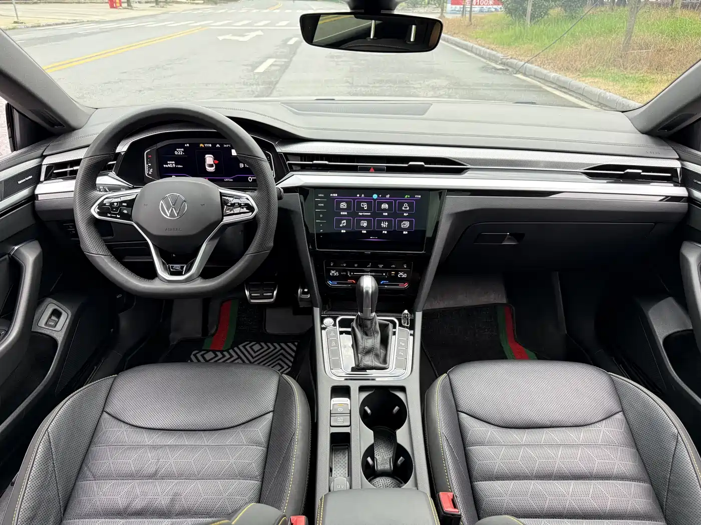 Volkswagen FAW-Volkswagen CC 2023 380TSI Eye-catching Edition фото 11