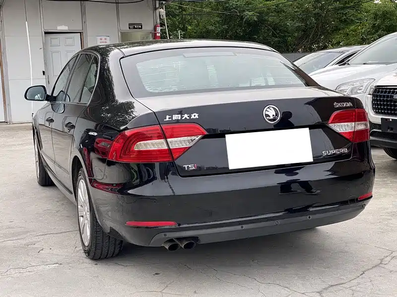 Škoda Superb 2013 1.4TSI DSG Gentleman Edition фото 12