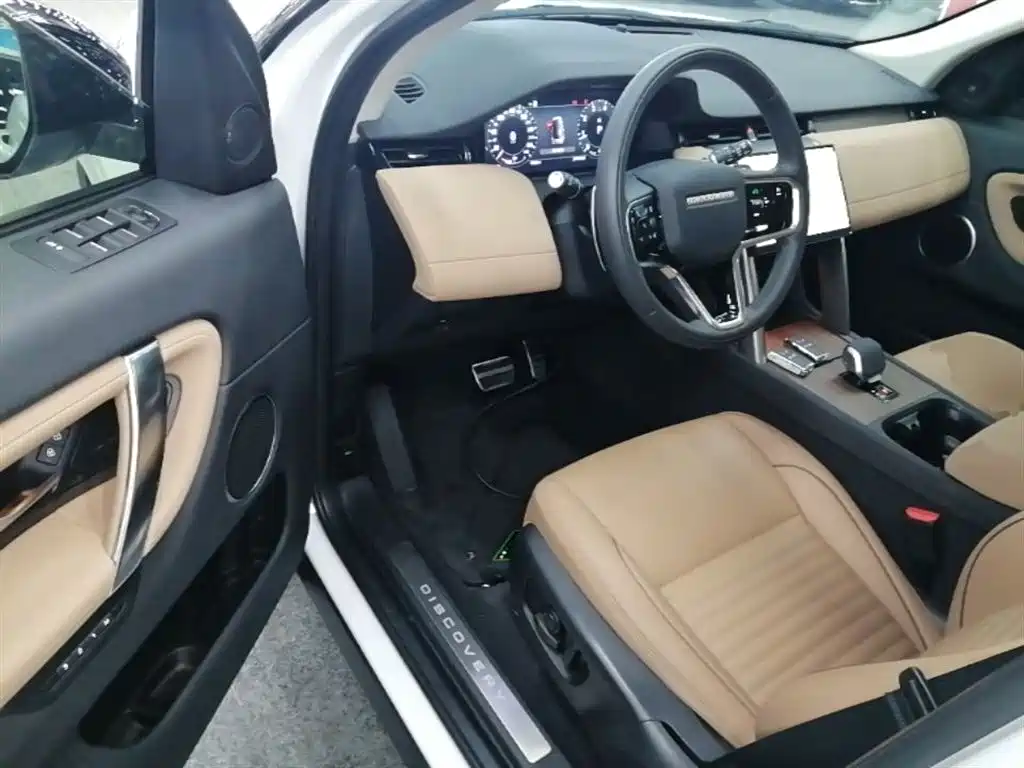 Land Rover Discovery Sport 2024 Performance Technology Edition фото 12