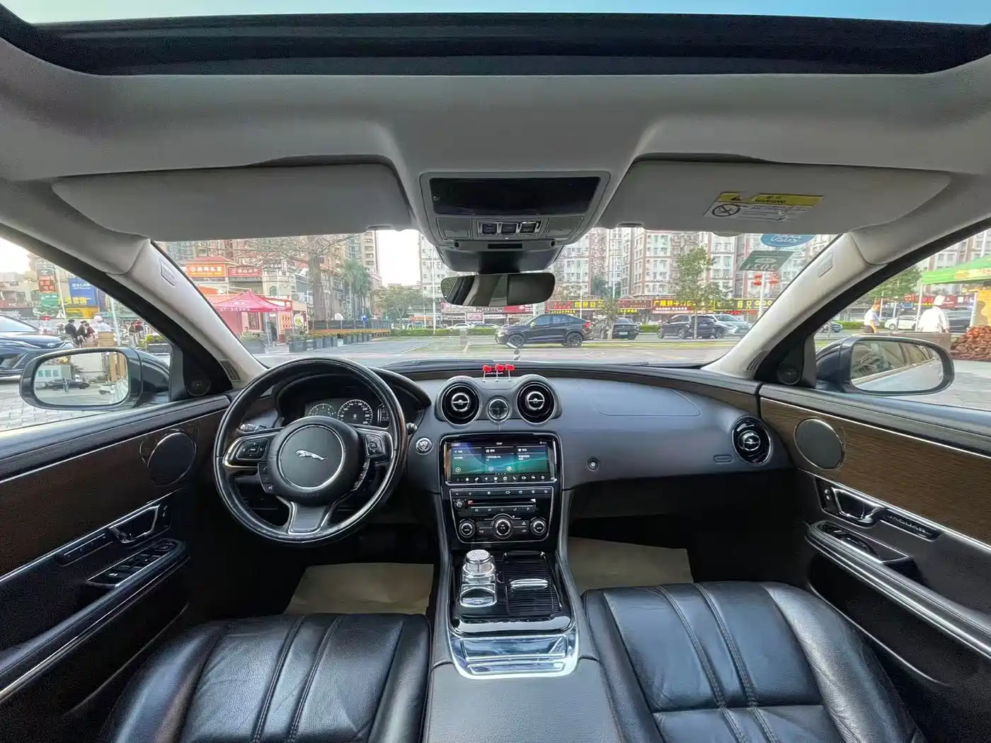 Jaguar XJ 2018 XJL 3.0 SC 2WD Elegant Business Edition фото 12