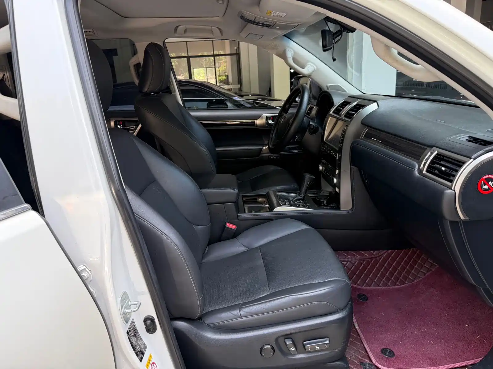 Photo 11 - Lexus GX