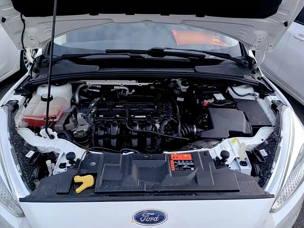 Фото 20 - Ford Focus