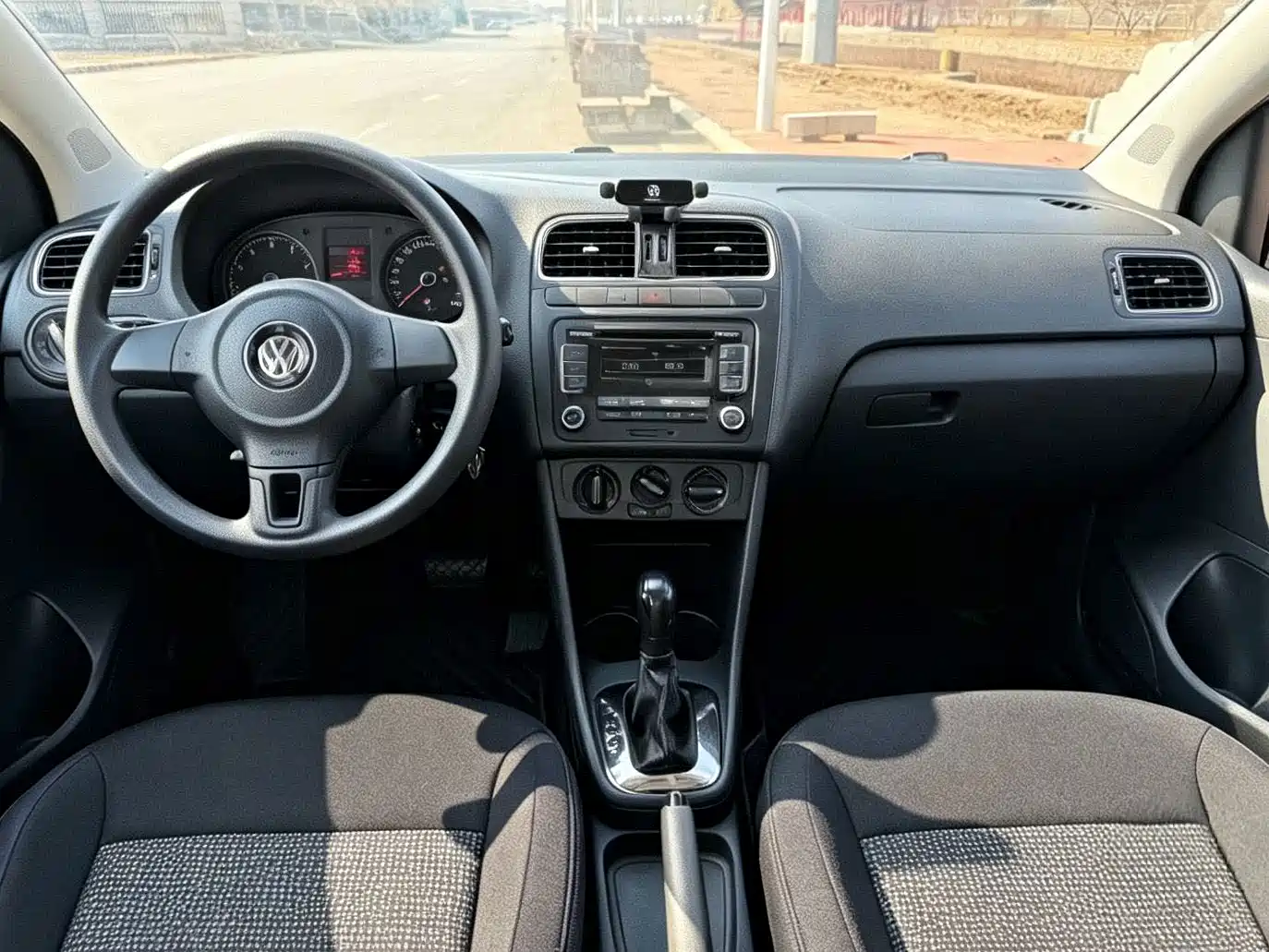 Photo 5 - Volkswagen Polo