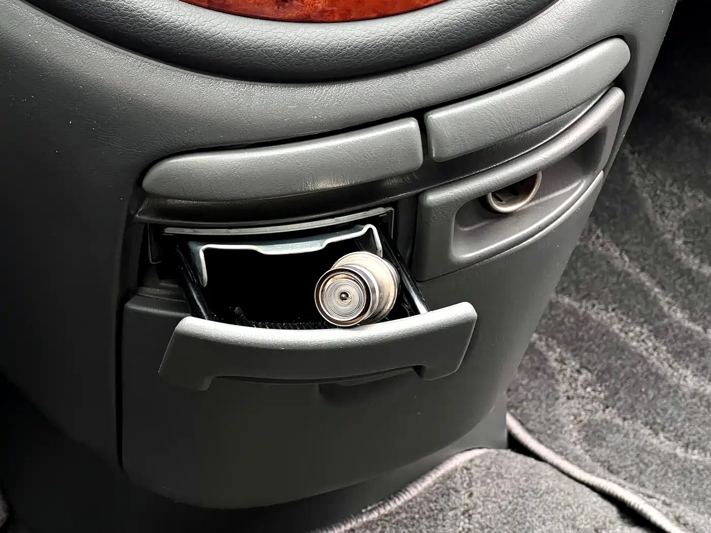 Toyota Previa 2004 2.4L AT фото 29