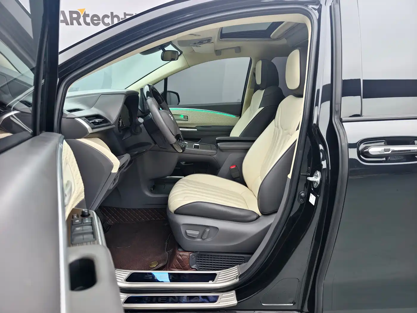Toyota Sienna 2023 2.5L Hybrid Comfort Edition фото 9