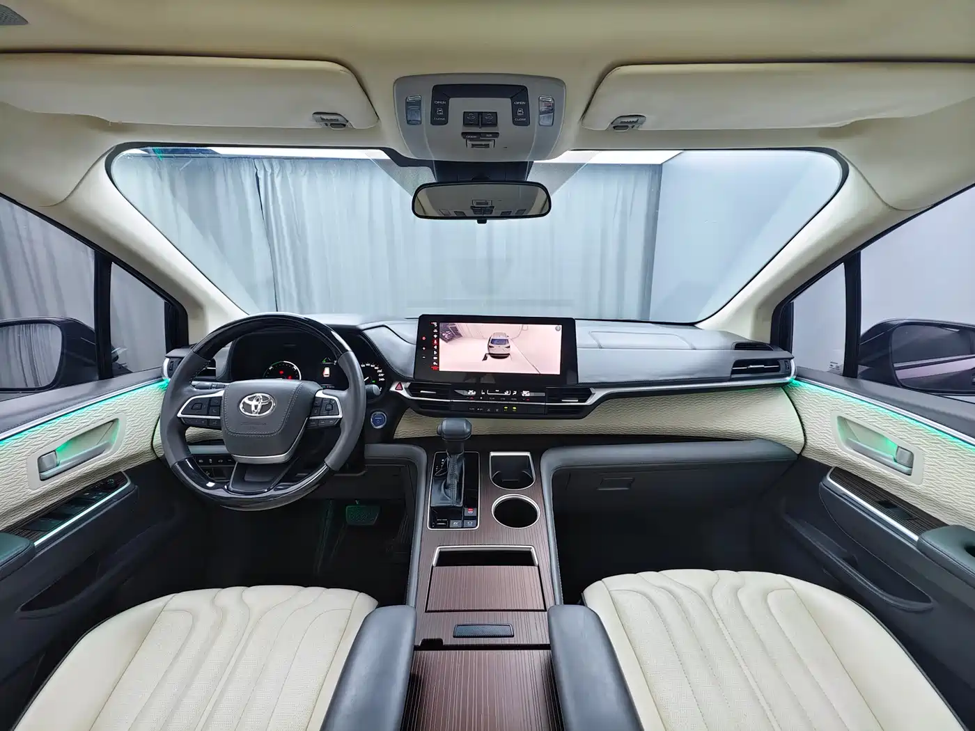 Toyota Sienna 2023 2.5L Hybrid Comfort Edition фото 12