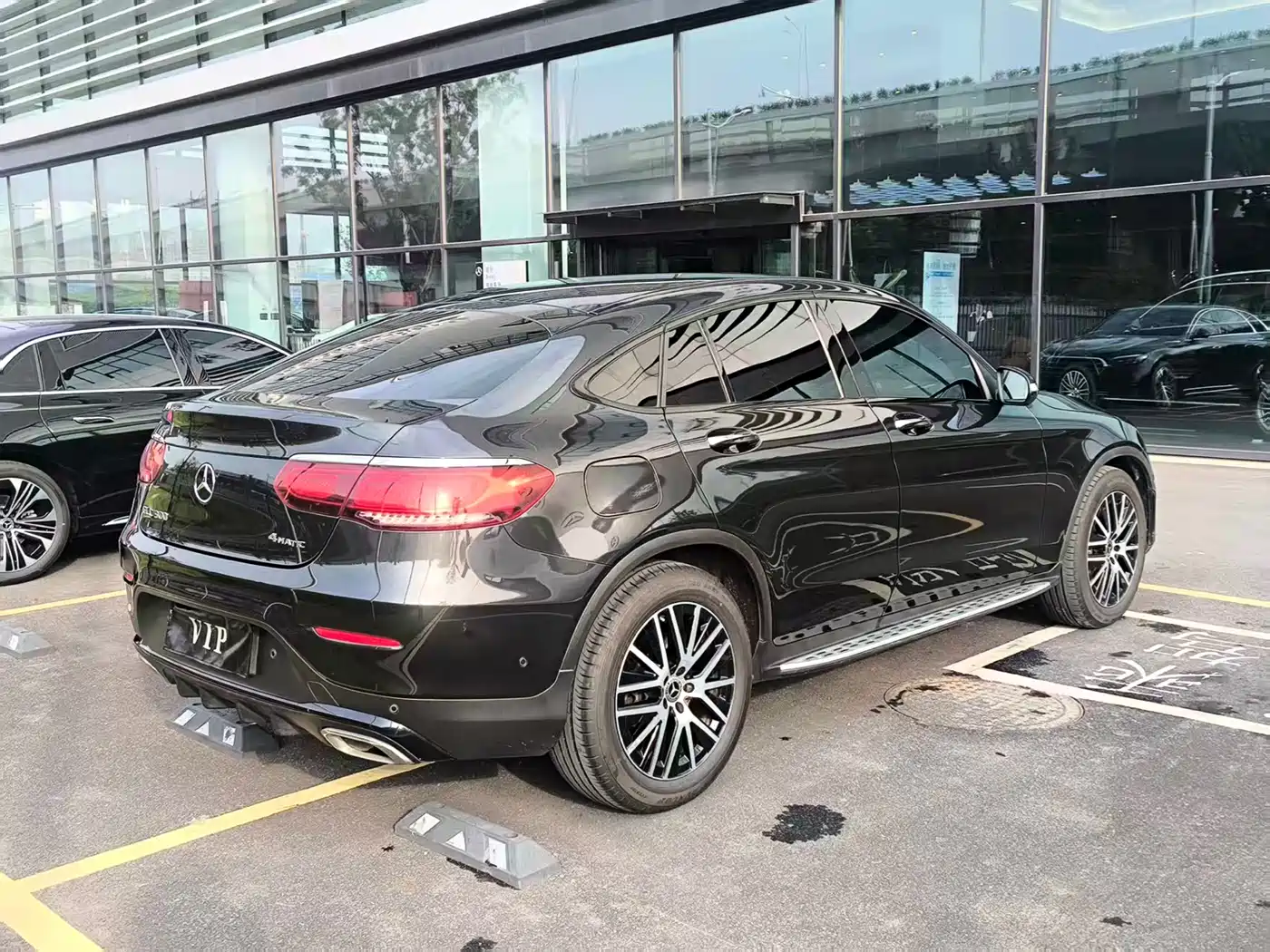 Mercedes-Benz GLC Coupe 2020 GLC 300 4MATIC Coupe SUV фото 4