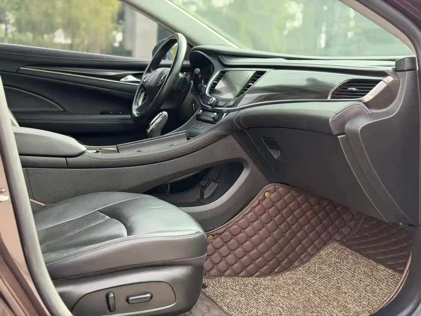 Buick LaCrosse 2018 Model 20T Elite Edition фото 6