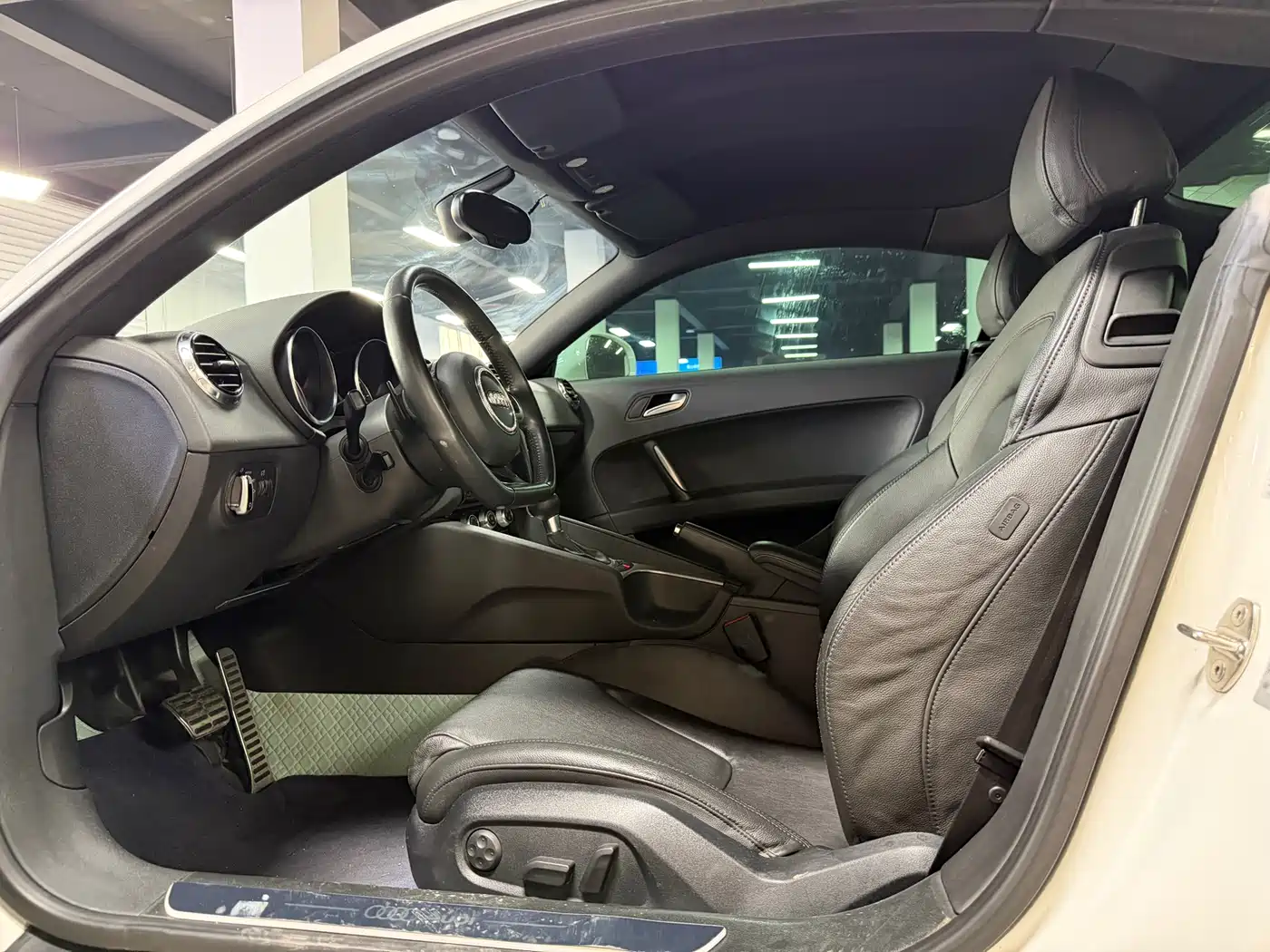 Audi TT 2014 TT Coupe 45 TFSI Premium Edition фото 4