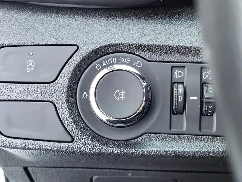 Chevrolet Volando 2021 2020 Mild Hybrid Redline 530T Automatic Premium Edition (5+2 seater)