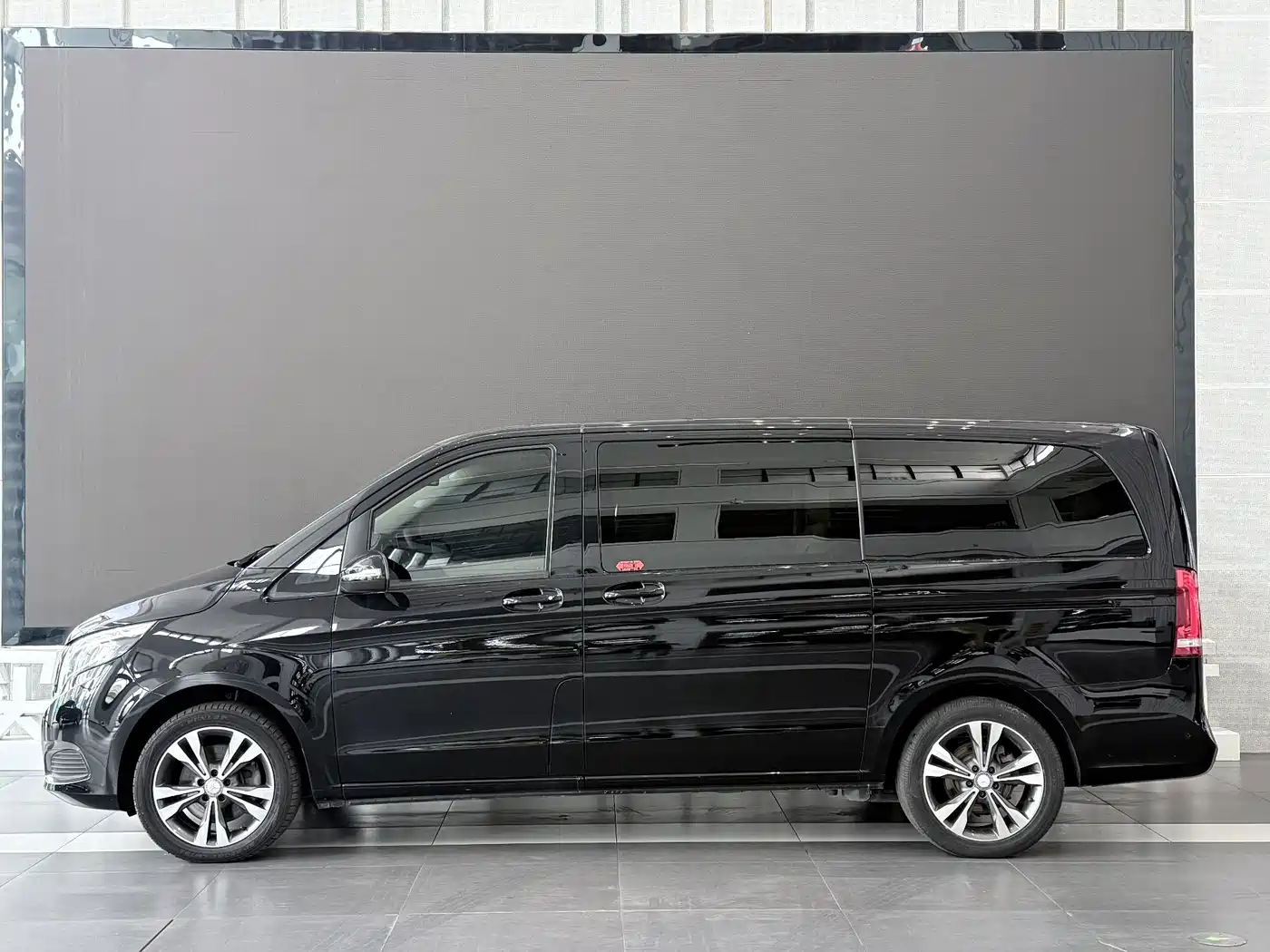 Mercedes-Benz V-Class 2017 2016 V 260 Navigator