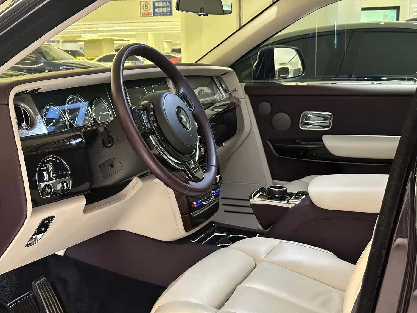 Rolls-Royce Phantom 2020 2018 6.7T Long Wheelbase Version