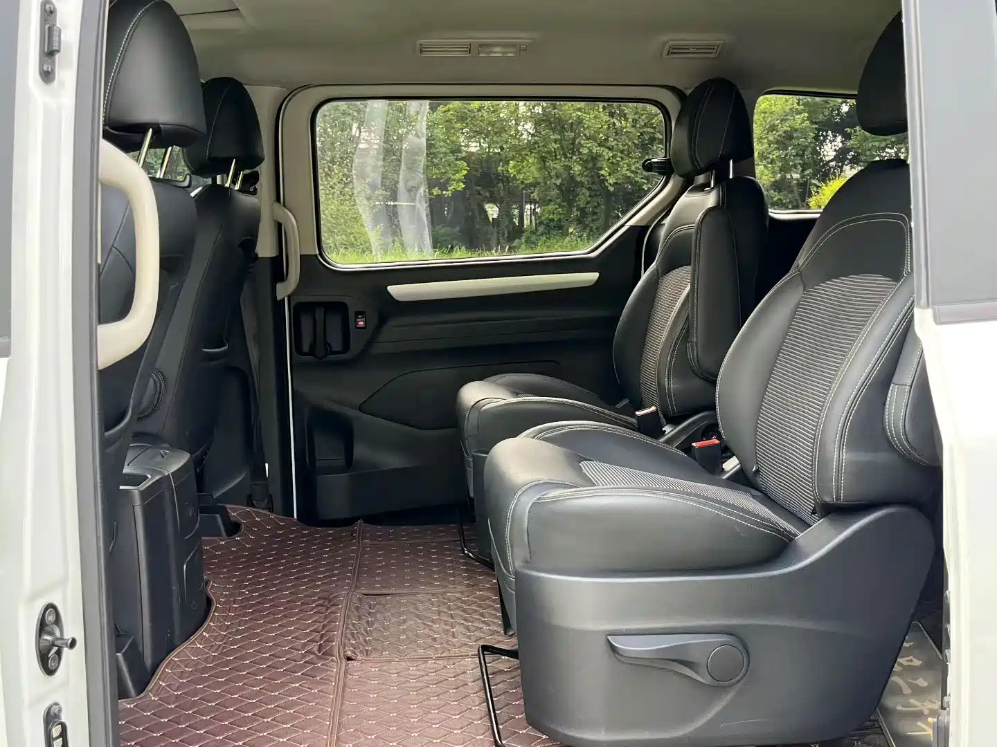 Фото 6 - Maxus G10