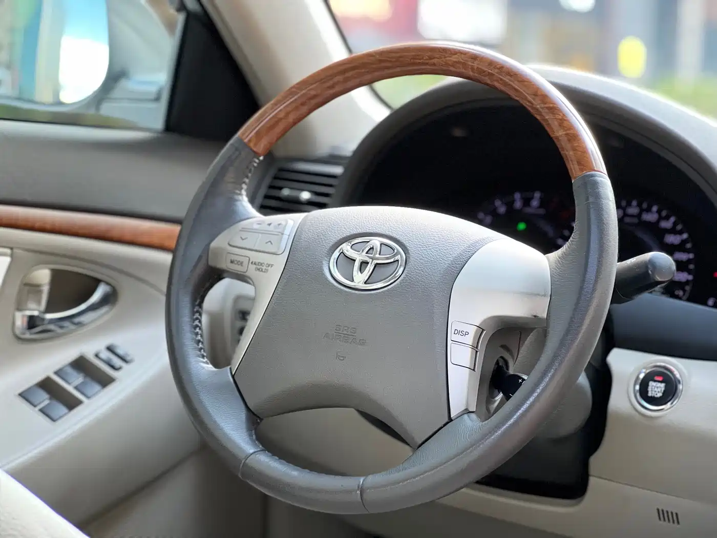Фото 5 - Toyota Camry
