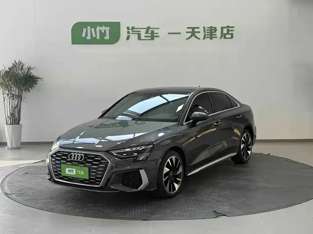 Audi A3 A3L Limousine 35 TFSI, Стиль Спорт