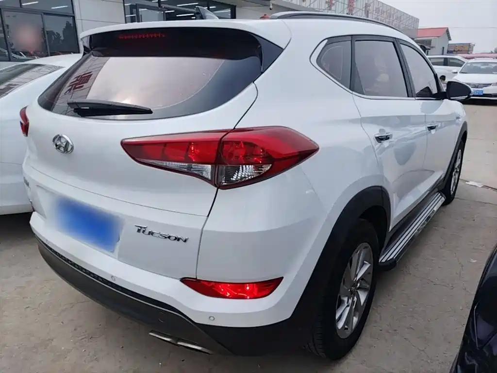 HYUNDAI TUCSON